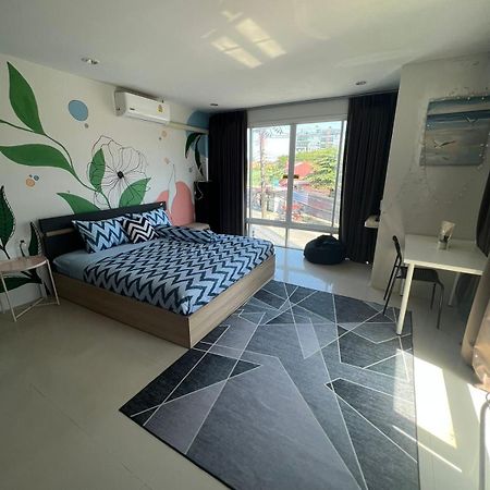The Chu Cafe / Guesthouse Nai Harn Esterno foto