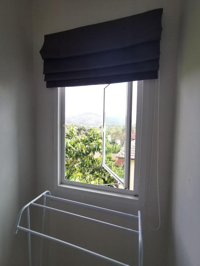 The Chu Cafe / Guesthouse Nai Harn Esterno foto