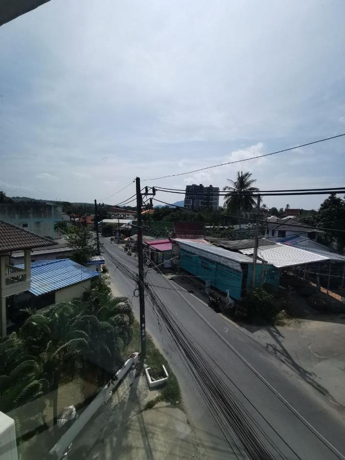 The Chu Cafe / Guesthouse Nai Harn Esterno foto