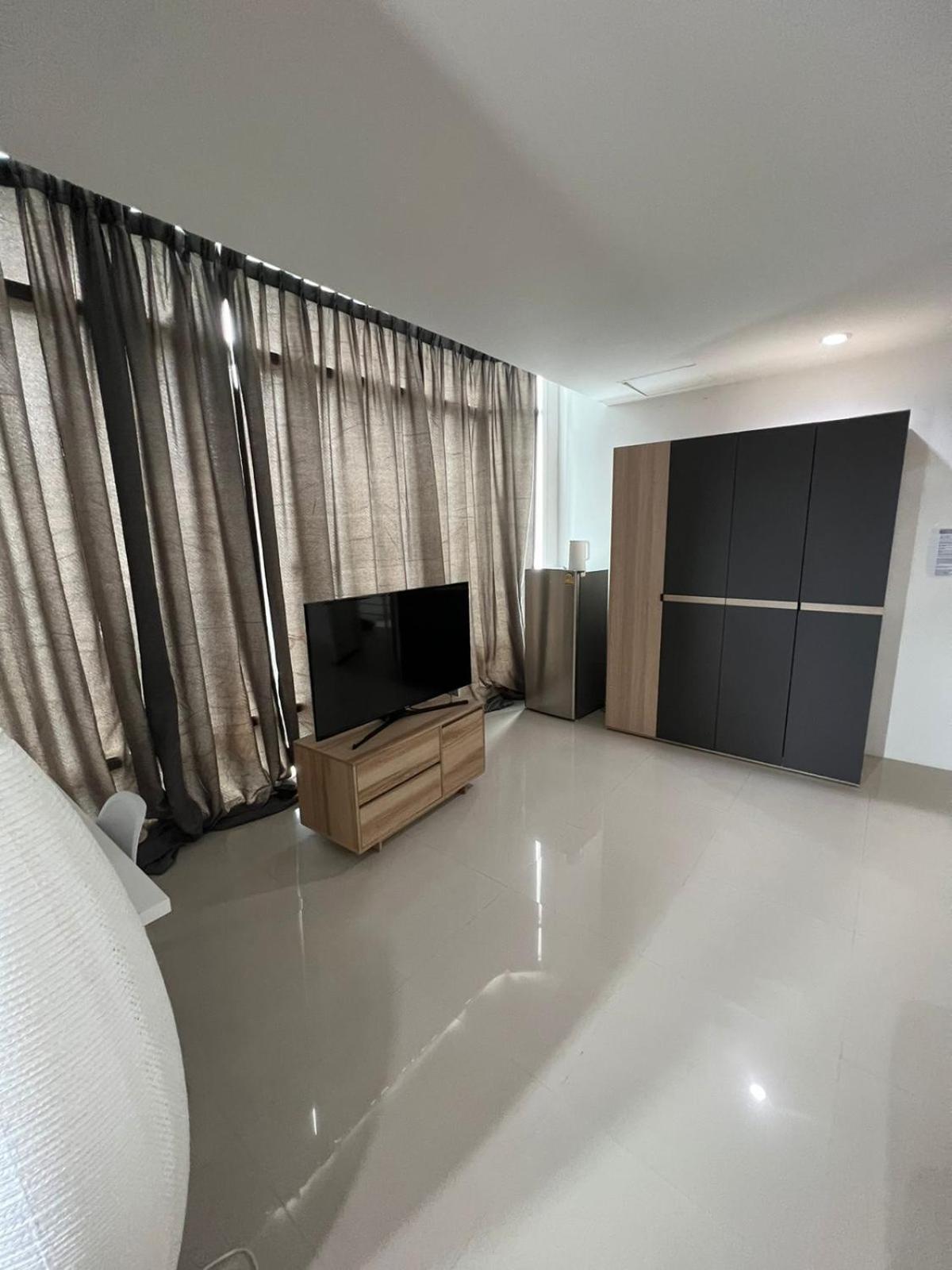 The Chu Cafe / Guesthouse Nai Harn Esterno foto