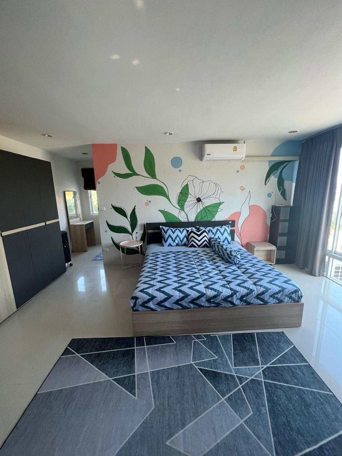 The Chu Cafe / Guesthouse Nai Harn Esterno foto